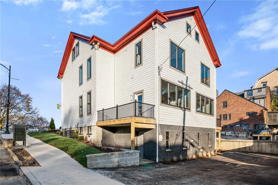 527 Grandview Ave, Pittsburgh, PA 15211 - #2