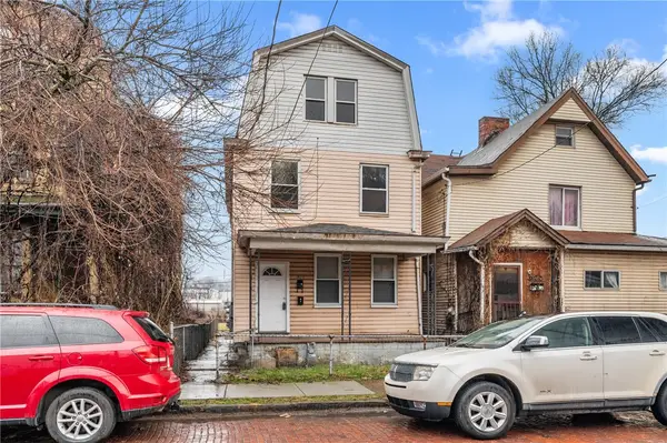 902 Robinson St, Mc Kees Rocks, PA 15136