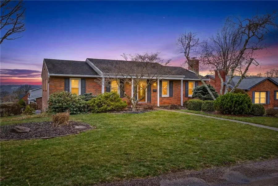 625 Ray Dr, Carnegie, PA 15106 - #2