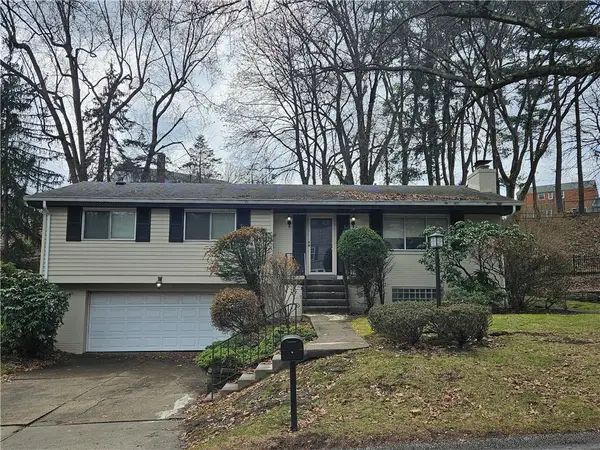 221 Thornberry Drive, Pittsburgh, PA 15235