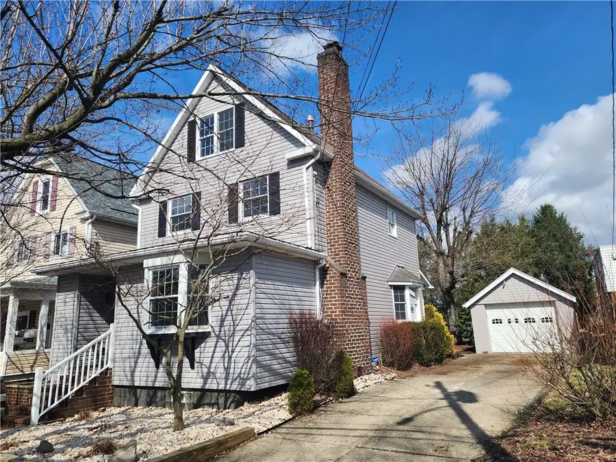 1112 Montana Ave, Natrona Heights, PA 15065 - #2