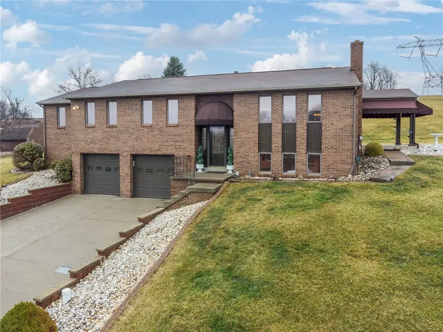 113 Skyview Dr, Jeannette, PA 15644 - #2