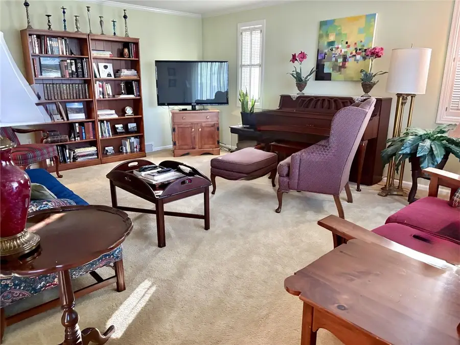 132 Penhurst Drive, Pittsburgh, PA 15235 - #2