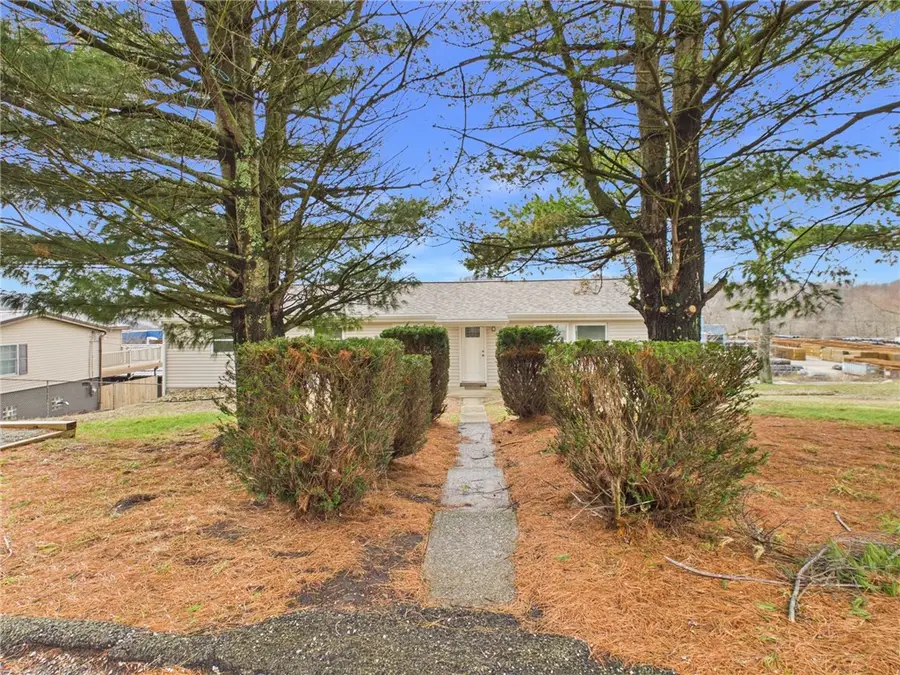 909 1st St, New Salem, PA 15468 - #3