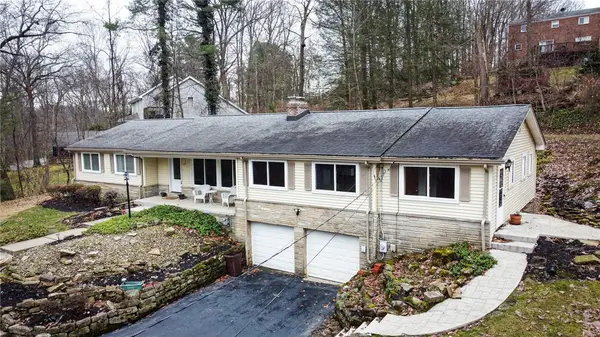 104 Lakewood Dr, Butler, PA 16001