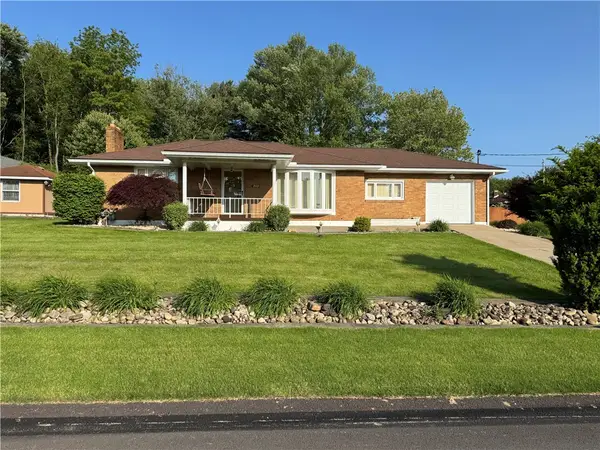 2122 Elizabeth Ct, Export, PA 15632