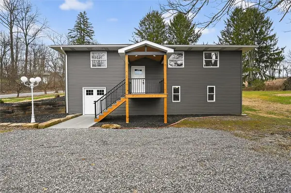 1642 Fairview School Rd, Ellwood City, PA 16117