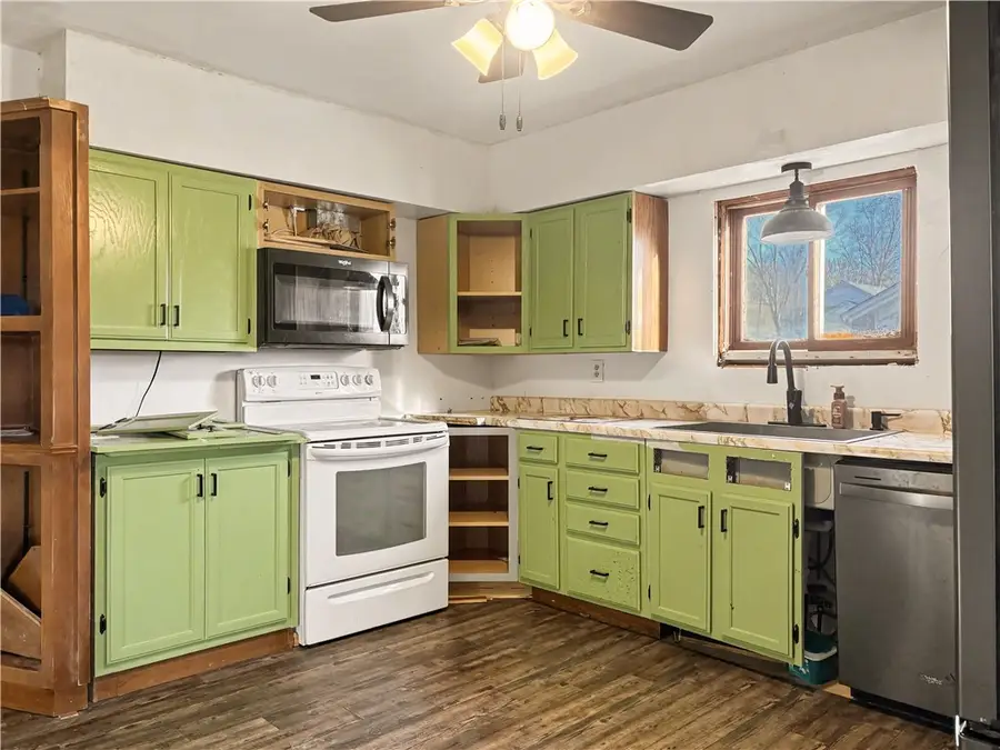 517 Pine St, Mount Pleasant, PA 15666 - #2