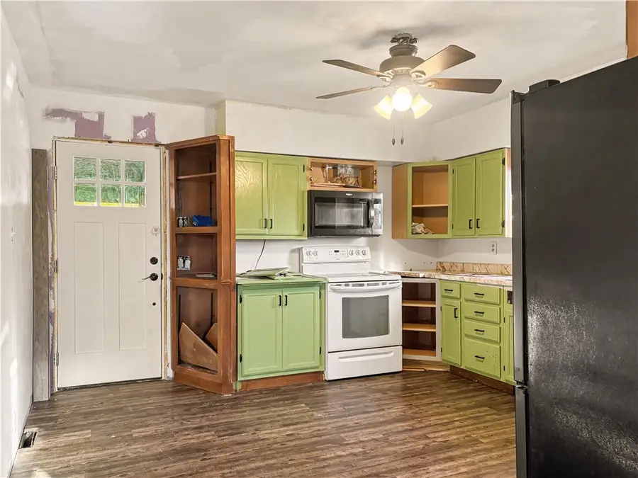 517 Pine St, Mount Pleasant, PA 15666 - #3