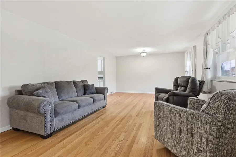 20 Fairhill Dr, Washington, PA 15301 - #3