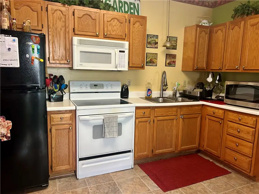 907 Crest Ave, Charleroi, PA 15022 - #2