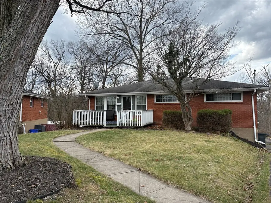 562 Firethorne Dr, Monroeville, PA 15146 - #2