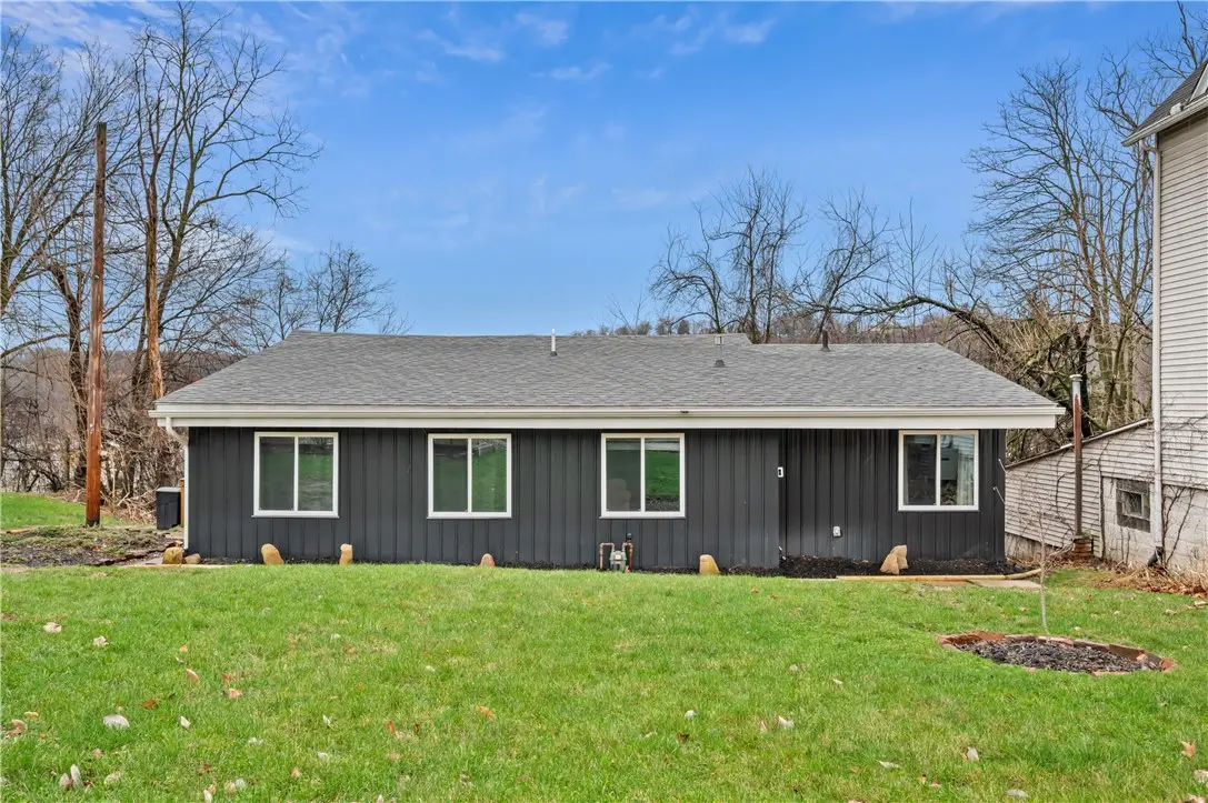 856 Cleveland Ave, Brackenridge, PA 15014 - #1