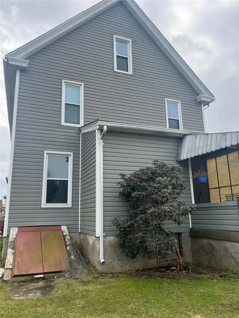 308 Pine St, Latrobe, PA 15650 - #2