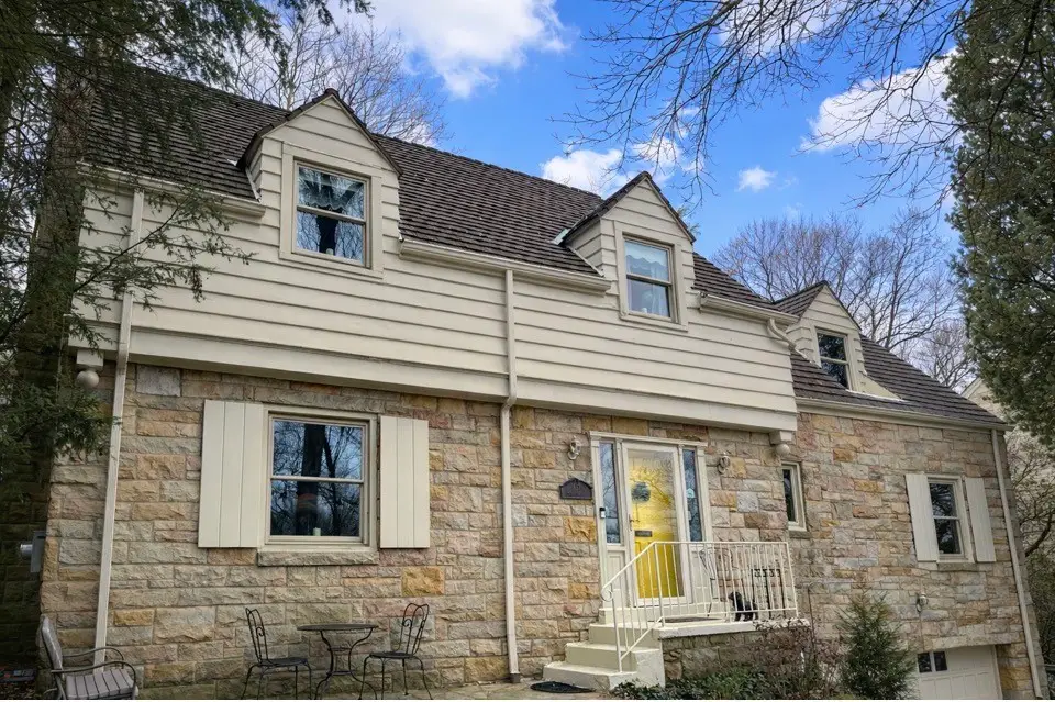 413 Morrison Dr, Pittsburgh, PA 15216 - #1