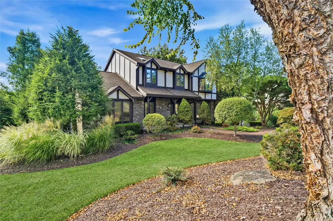 91 Green Crescent Dr, Washington, PA 15301 - #1