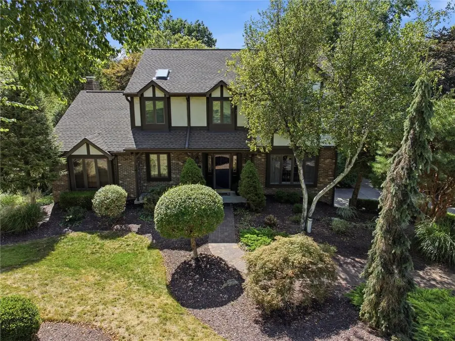 91 Green Crescent Dr, Washington, PA 15301 - #3