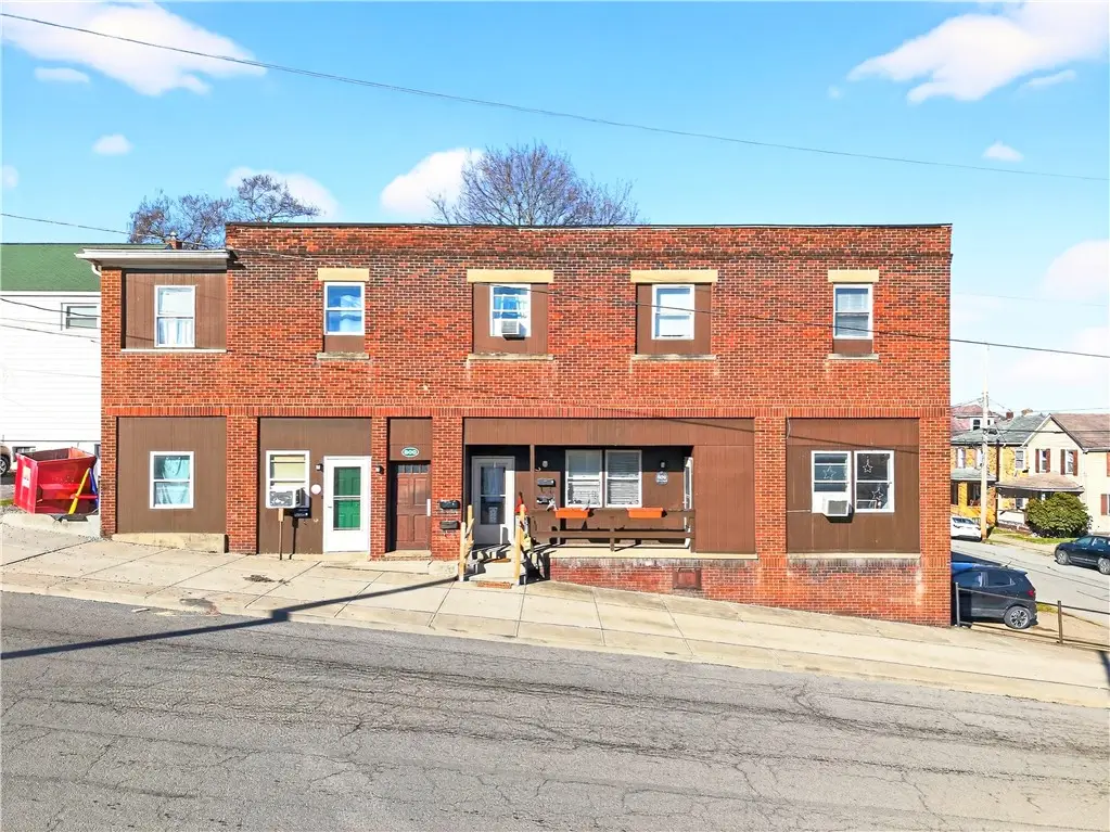 800 4th St., Ellwood City, PA 16117 - #1