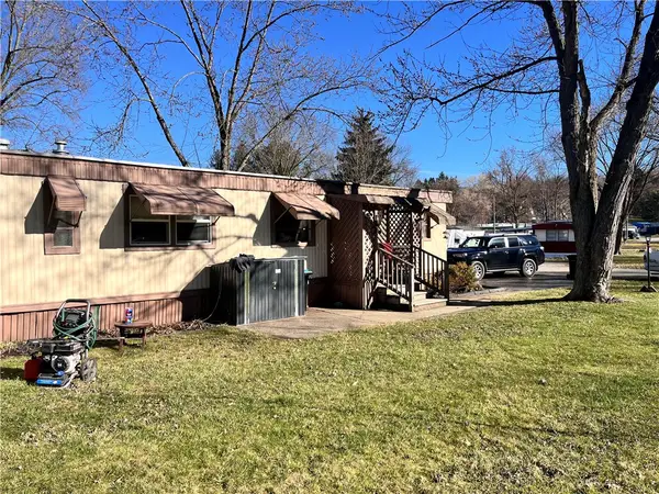 1625 George St, Hermitage, PA 16148