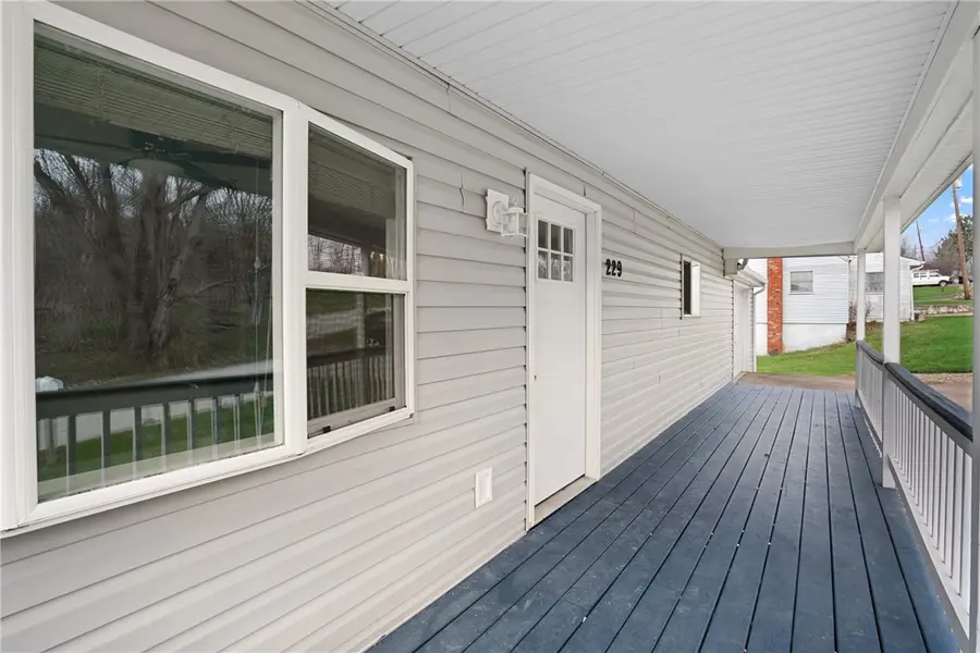229 Miller Rd, Washington, PA 15301 - #3