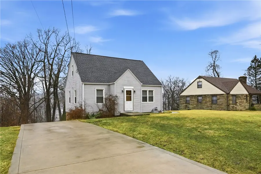 264 Coraopolis Rd, Coraopolis, PA 15108 - #3