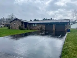 1101 Brookshire Dr, New Castle, PA 16101