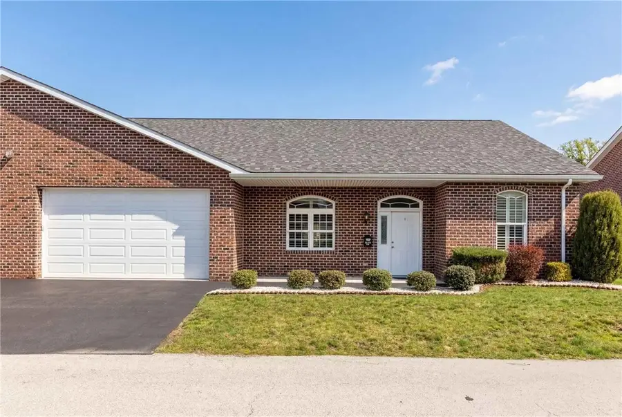 909 Valentina Ln, New Kensington, PA 15068 - #2