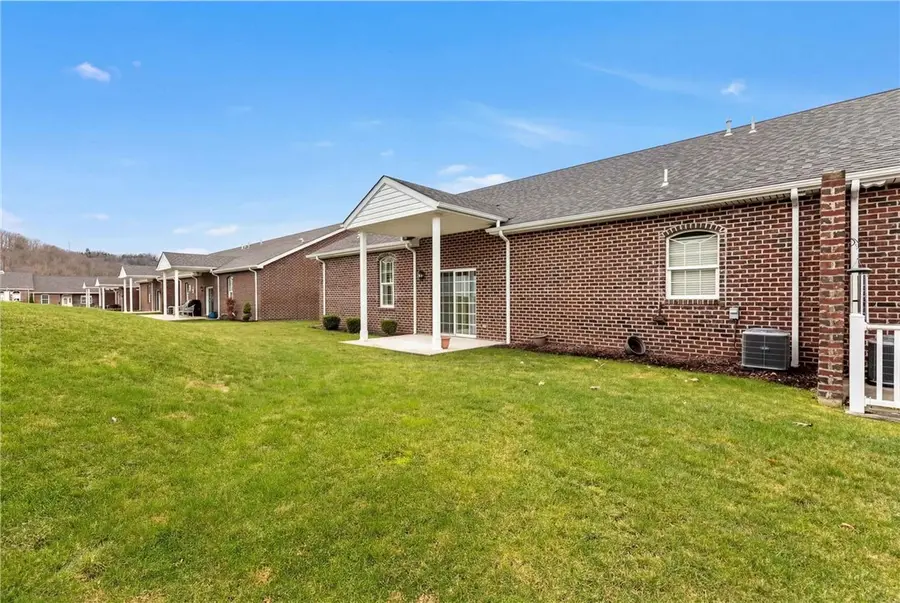 909 Valentina Ln, New Kensington, PA 15068 - #3