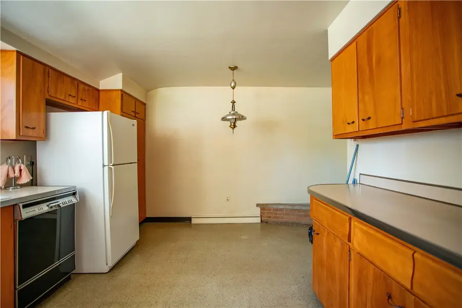 104 Appletree Dr, Beaver, PA 15009 - #3