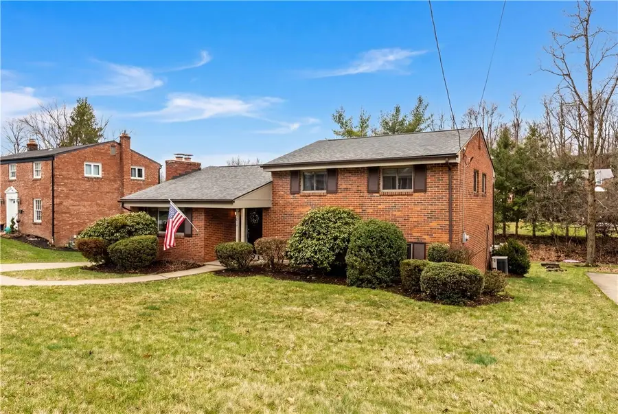 1226 Harvest Dr, Monroeville, PA 15146 - #2