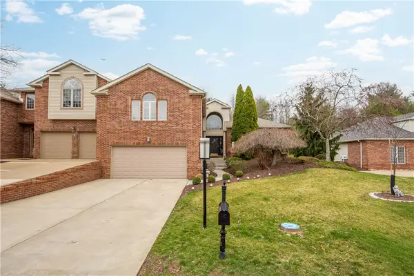 157 Fairway Landings Dr, Canonsburg, PA 15317