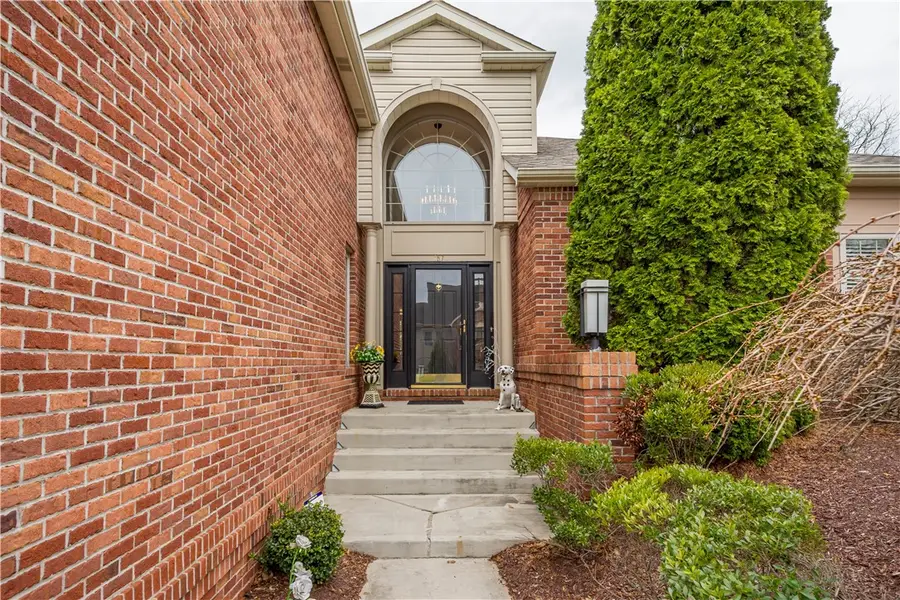 157 Fairway Landings Dr, Canonsburg, PA 15317 - #2