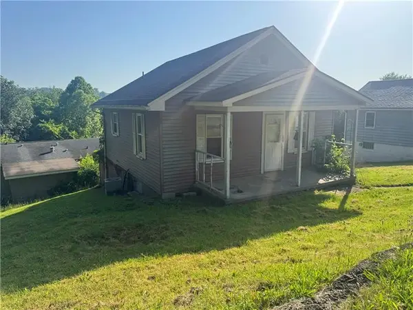 112 Wide St, Houston, PA 15342