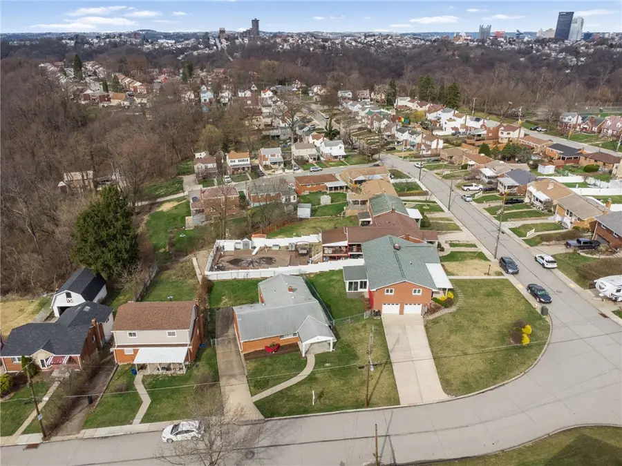942 Shadycrest Rd, Pittsburgh, PA 15216 - #2