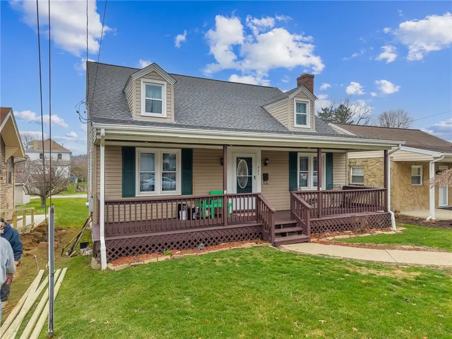 605 W Grant St, Houston, PA 15342 - #2