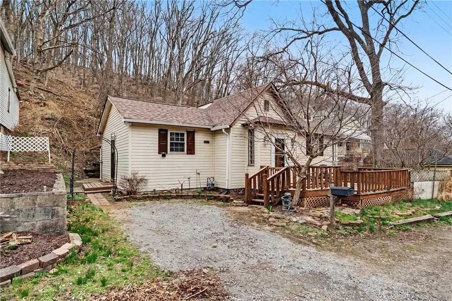 246 Hickory St, McKees Rocks, PA 15136 - #2