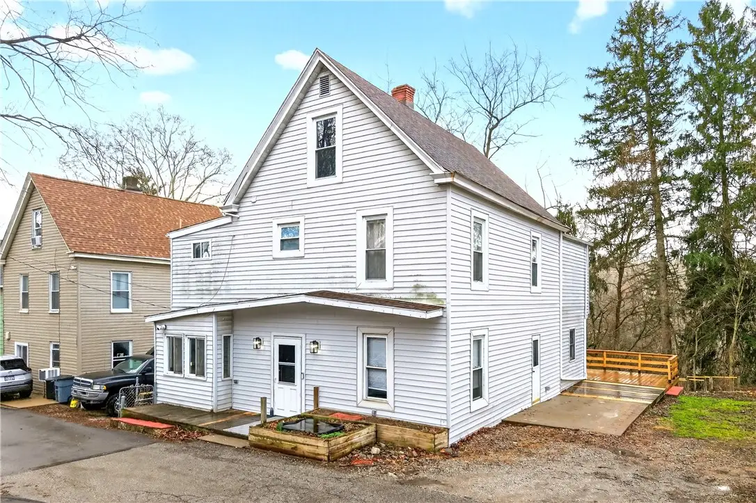 15 Montour St, Canonsburg, PA 15317 - #1