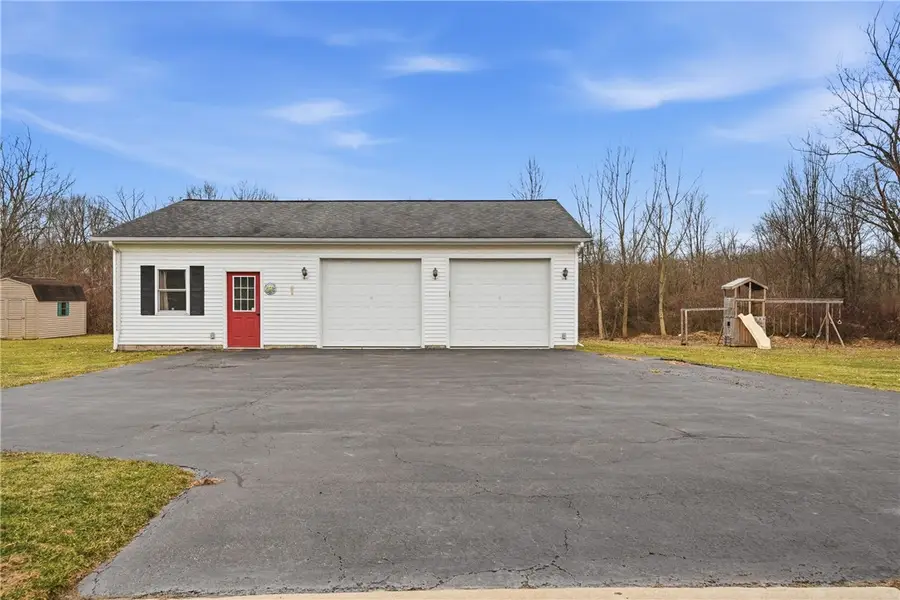 3699 Mitchell Rd, New Castle, PA 16105 - #2