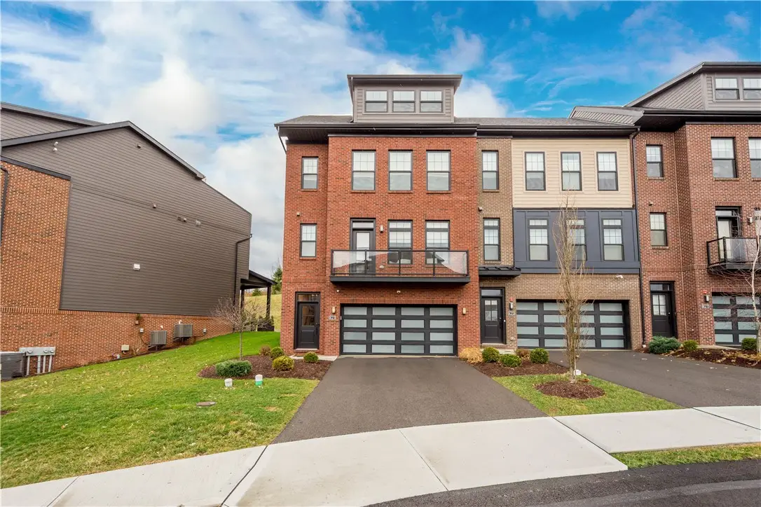 423 Magnolia Dr, Venetia, PA 15367 - #1