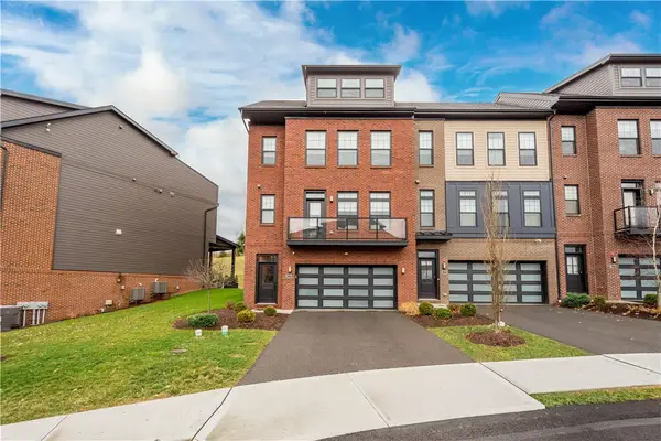 423 Magnolia Dr, Venetia, PA 15367