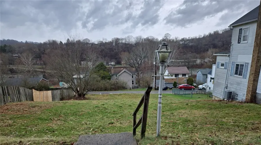 310 Chestnut St, Hyde Park, PA 15641 - #3