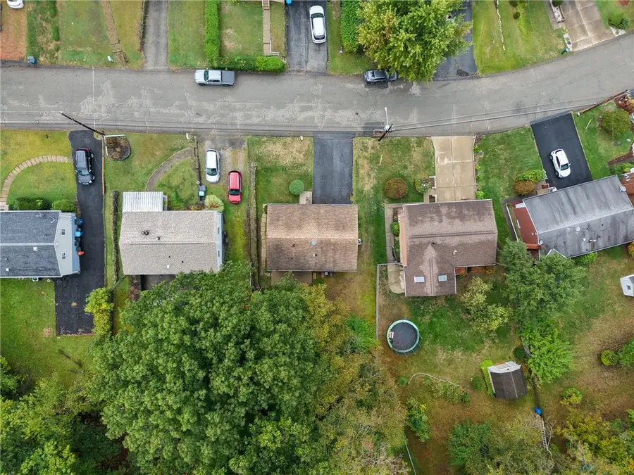 762 Cedarwood Dr, Pittsburgh, PA 15235 - #2