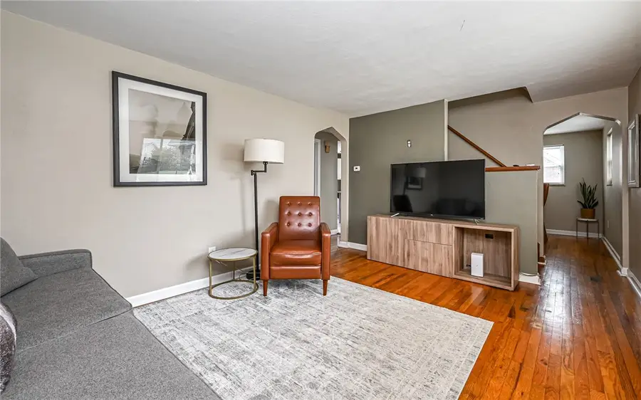 107 Hoffman St, Glenshaw, PA 15116 - #3