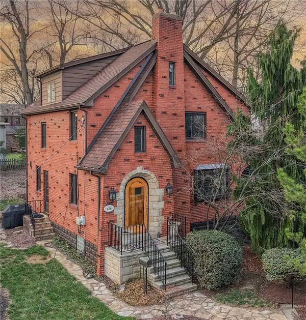 126 Altadena Dr, Pittsburgh, PA 15228