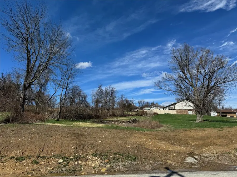 744 Frbk Herbert Rd, New Salem, PA 15468 - #2