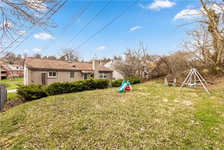 1649 Pembroke Dr, Pittsburgh, PA 15243 - #3