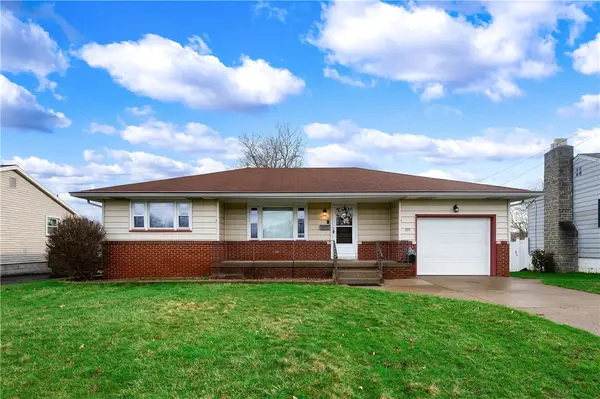 695 Crowder Ave, Sharon, PA 16146