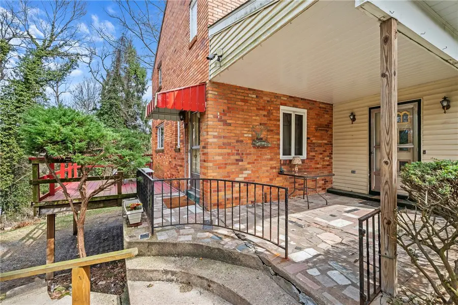 246 Byron Road, Pittsburgh, PA 15237 - #2