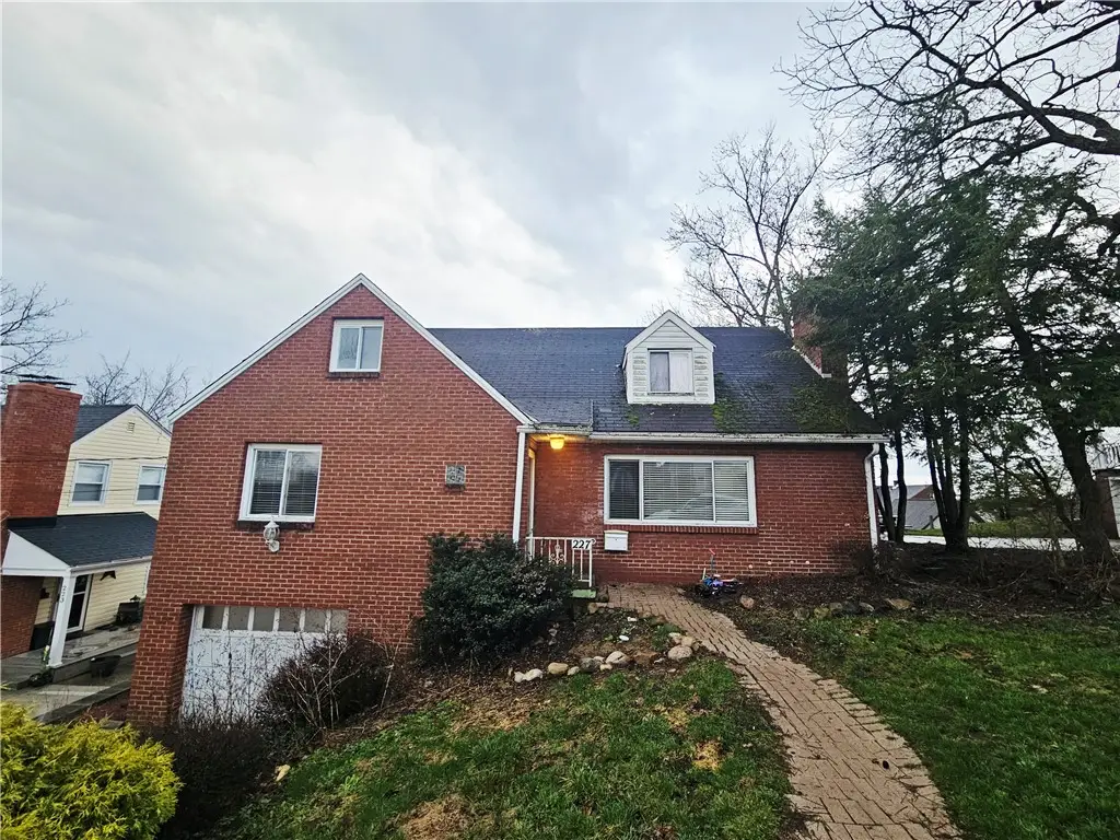 227 Thornwood Dr, Canonsburg, PA 15317 - #1