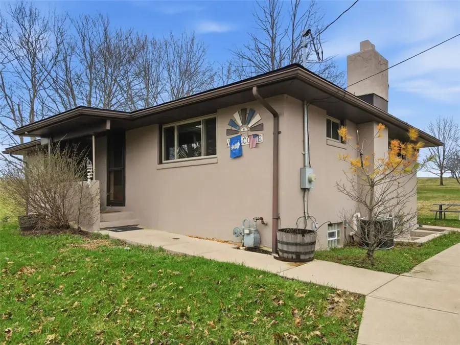 30 Robb Ln, Finleyville, PA 15332 - #2